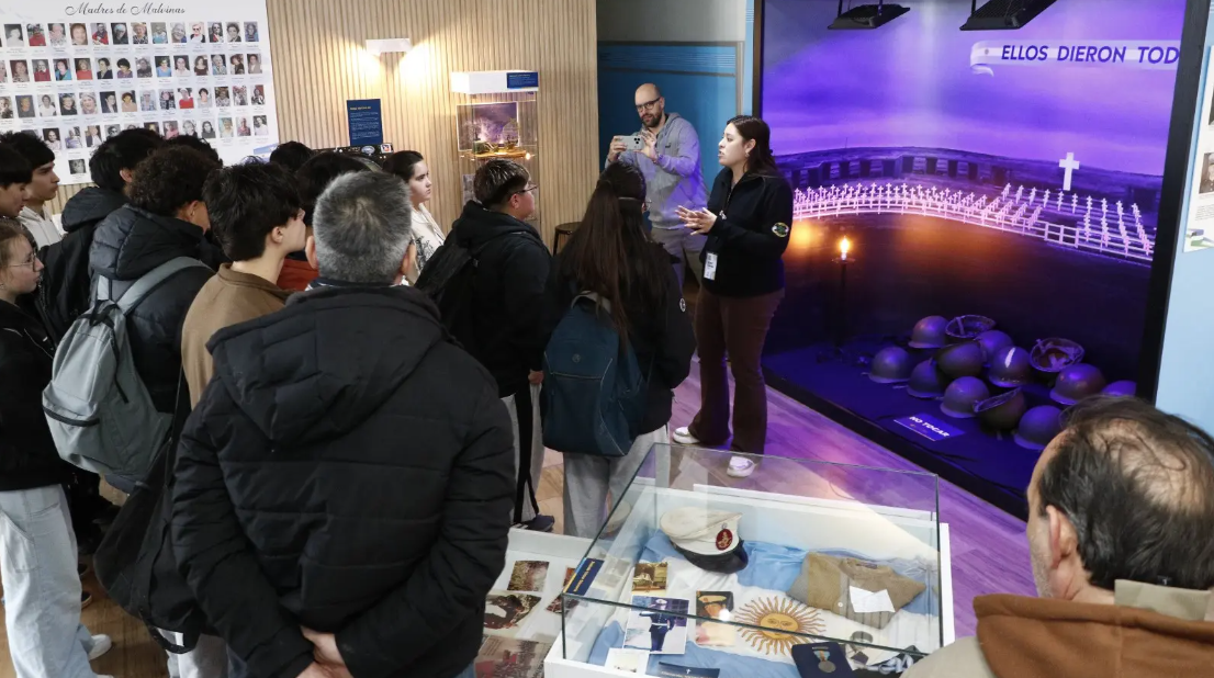 El Memorial Héroes de Malvinas de Bariloche superó las 60.000 visitas y prepara nuevas experiencias tecnológicas El Memorial Héroes de Malvinas de Bariloche superó las 60.000 visitas y prepara nuevas experiencias tecnológicas