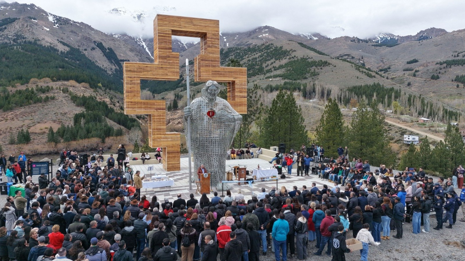 Así es el Sagrado Corazón de Jesús que busca impulsar el turismo en el norte neuquino Así es el Sagrado Corazón de Jesús que busca impulsar el turismo en el norte neuquino