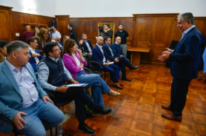 Figueroa presentó a intendentes de Confluencia las obras previstas en el Presupuesto 2027