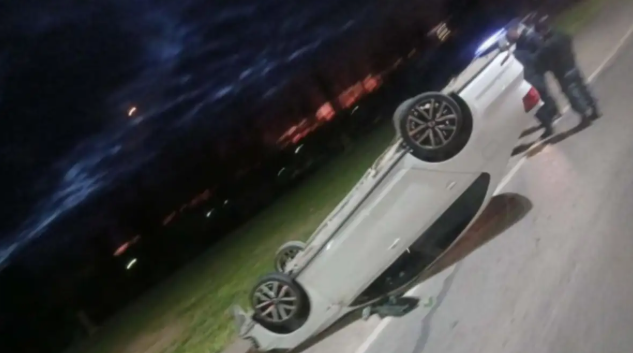 Centenario: volcó con su auto en la Ruta 7 y dio 2,02 en el test de alcoholemia