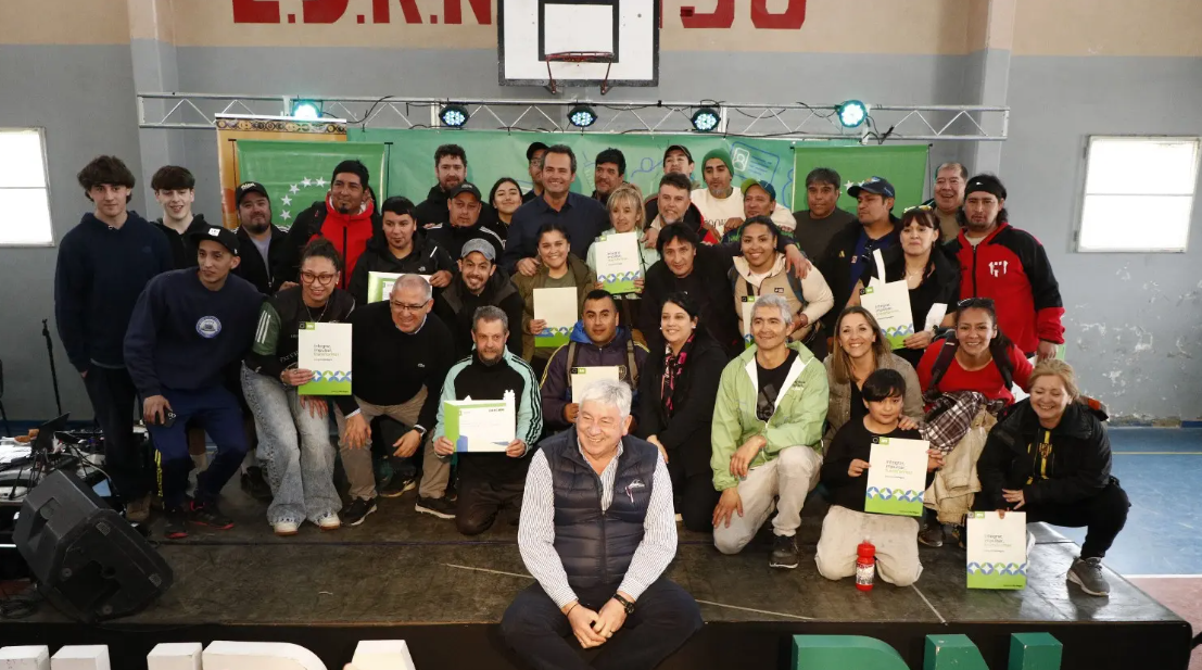 El Programa Cerca realizó 614 trámites en Bariloche y confirmó una nueva jornada en el barrio Frutillar El Programa Cerca realizó 614 trámites en Bariloche y confirmó una nueva jornada en el barrio Frutillar