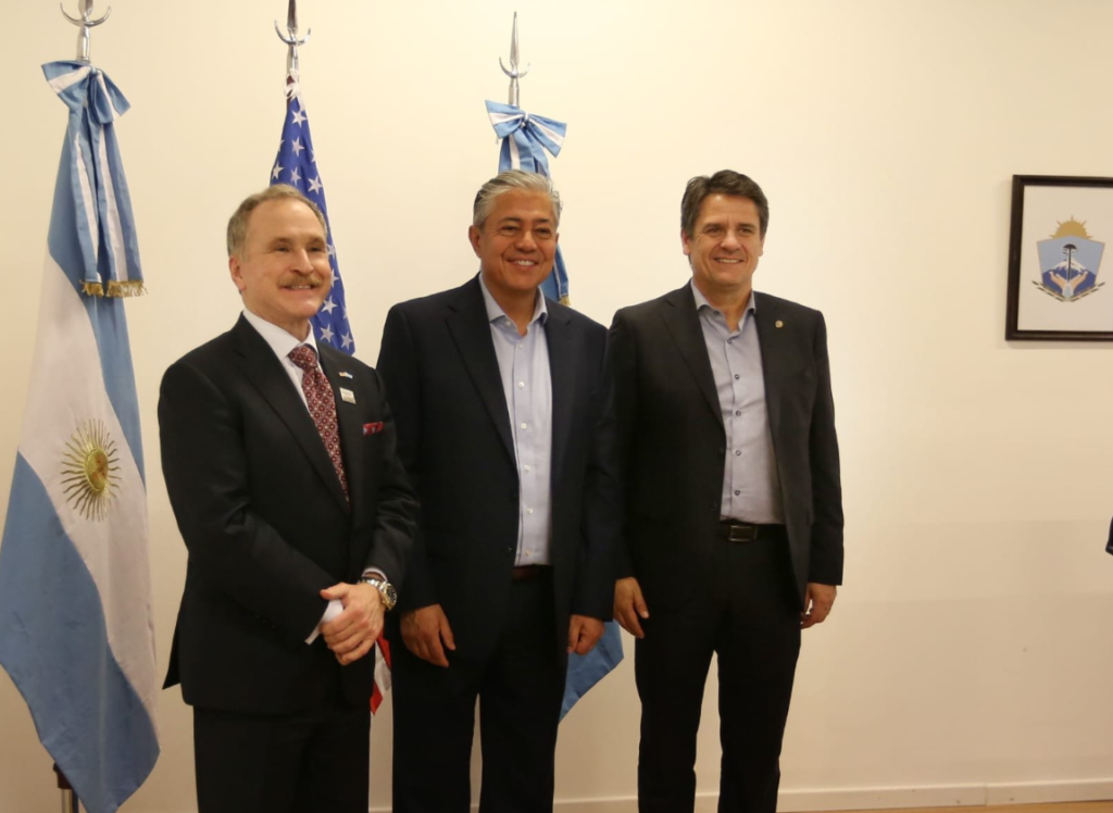 Figueroa se reunió con el embajador de Estados Unidos para impulsar inversiones en Neuquén