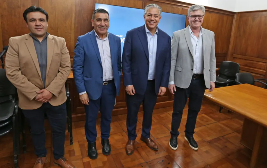 Figueroa presentó un plan de 33 obras para Cutral Co, Plaza Huincul y Sauzal Bonito Figueroa presentó un plan de 33 obras para Cutral Co, Plaza Huincul y Sauzal Bonito