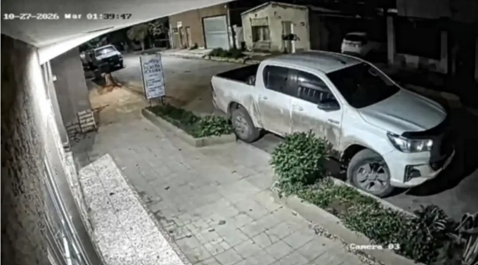 Robaron tarjetas de una camioneta en Catriel y gastaron casi ,8 millones en Neuquén y el Alto Valle