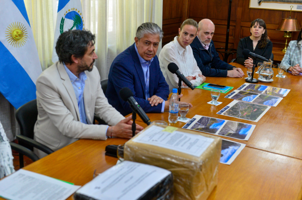 Figueroa anunció obras viales para mejorar los accesos a Chapelco, Lolog y Hua Hum