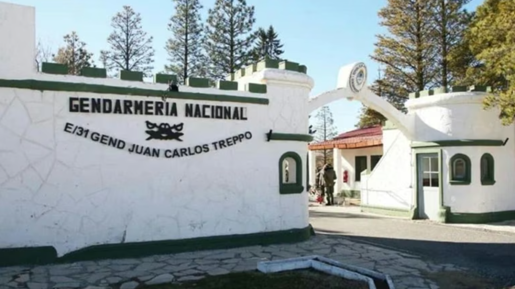 Contrabando en Neuquén: Gendarmería secuestró 156 cajas de cigarrillos y demoró a cuatro personas