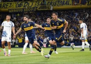 Boca dio vuelta el partido ante Talleres y quedó como líder de la tabla anual