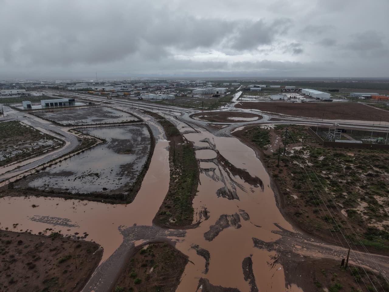 Temporal en Añelo: evacuaron a dos familias y asistieron a más de otras 20 personas afectadas Temporal en Añelo: evacuaron a dos familias y asistieron a más de otras 20 personas afectadas