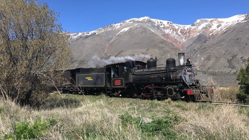 “La Trochita” ya trasladó a más de 3.000 pasajeros desde el inicio de la temporada de primavera
