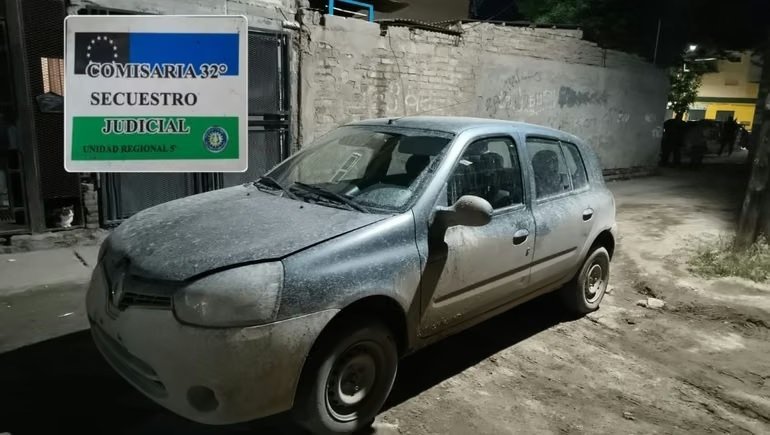 Clonación de autos en Cipolletti: hallaron un Clío robado que circulaba con chapas truchas en barrio La Paz