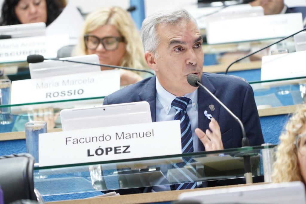 Licencias rechazadas en la Legislatura de Río Negro: la elección de Bariloche atravesó el debate