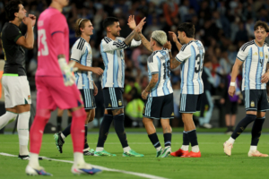 Sin Messi, la Selección argentina goleó 4-0 a Bolivia y se floreó en Córdoba