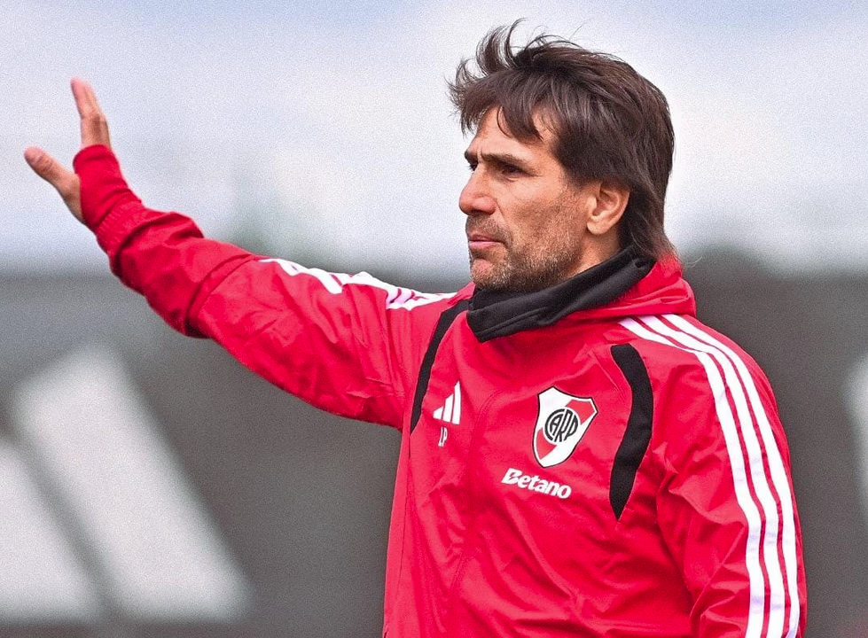 Alerta en River: dos titulares terminaron con molestias y son duda para el partido ante Estudiantes de Río Cuarto
