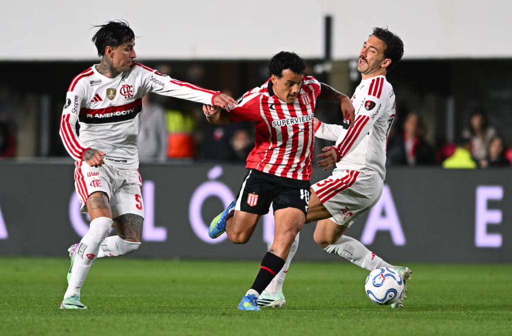 Estudiantes no pudo quebrar a Flamengo y se jugará la clasificación a la final en el Maracaná