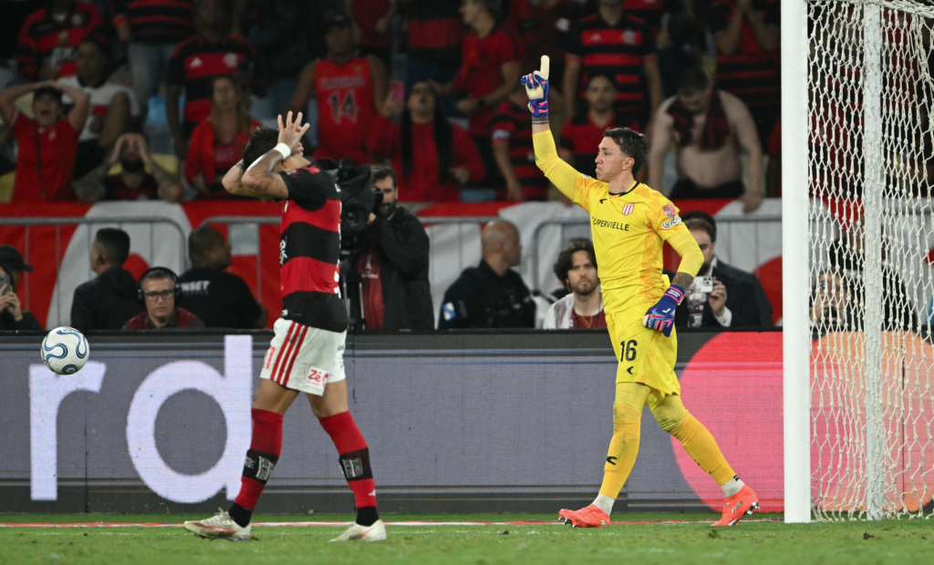Estudiantes eliminó a Flamengo en el Maracaná con un Muslera heroico y es finalista de la Libertadores