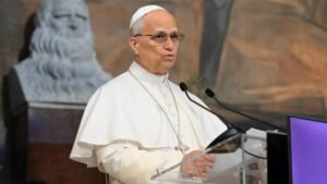 El papa León XIV llegó al hospital para operarse de un nódulo pulmonar antes de su viaje a Latinoamérica