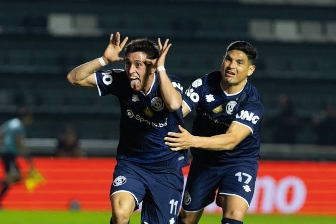 Liga de fútbol argentino: La Lepra sigue arriba, pero la pelea por el título anual está al rojo vivo