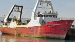 Tragedia en altamar: murió un marinero tras quedar atrapado por un aparejo de pesca en la costa de Santa Cruz