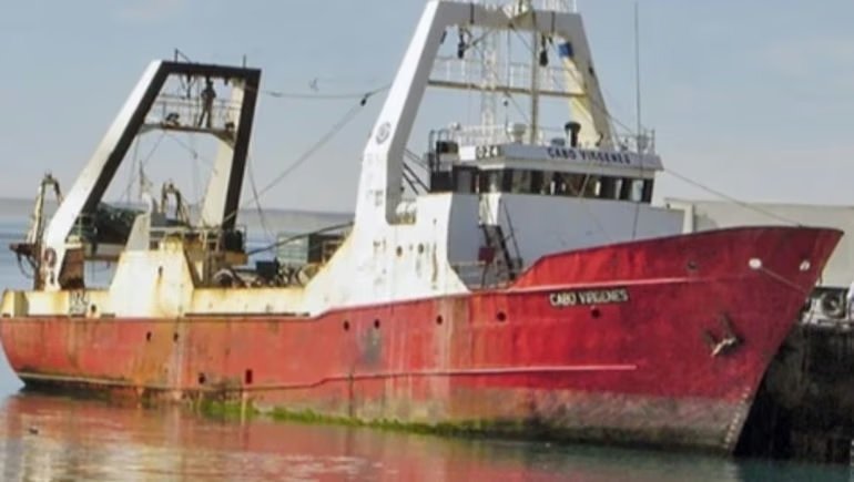 Tragedia en altamar: murió un marinero tras quedar atrapado por un aparejo de pesca en la costa de Santa Cruz