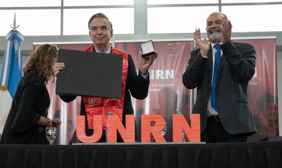 Pichetto recibió el Honoris Causa de la UNRN: “es uno de los reconocimientos más importantes”