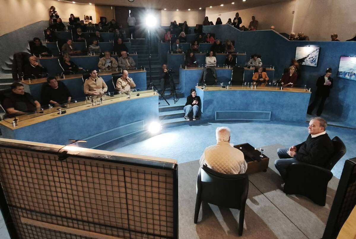 Inauguran muestra en la Legislatura en coincidencia con los 53 años de Viedma como capital provincial Inauguran muestra en la Legislatura en coincidencia con los 53 años de Viedma como capital provincial